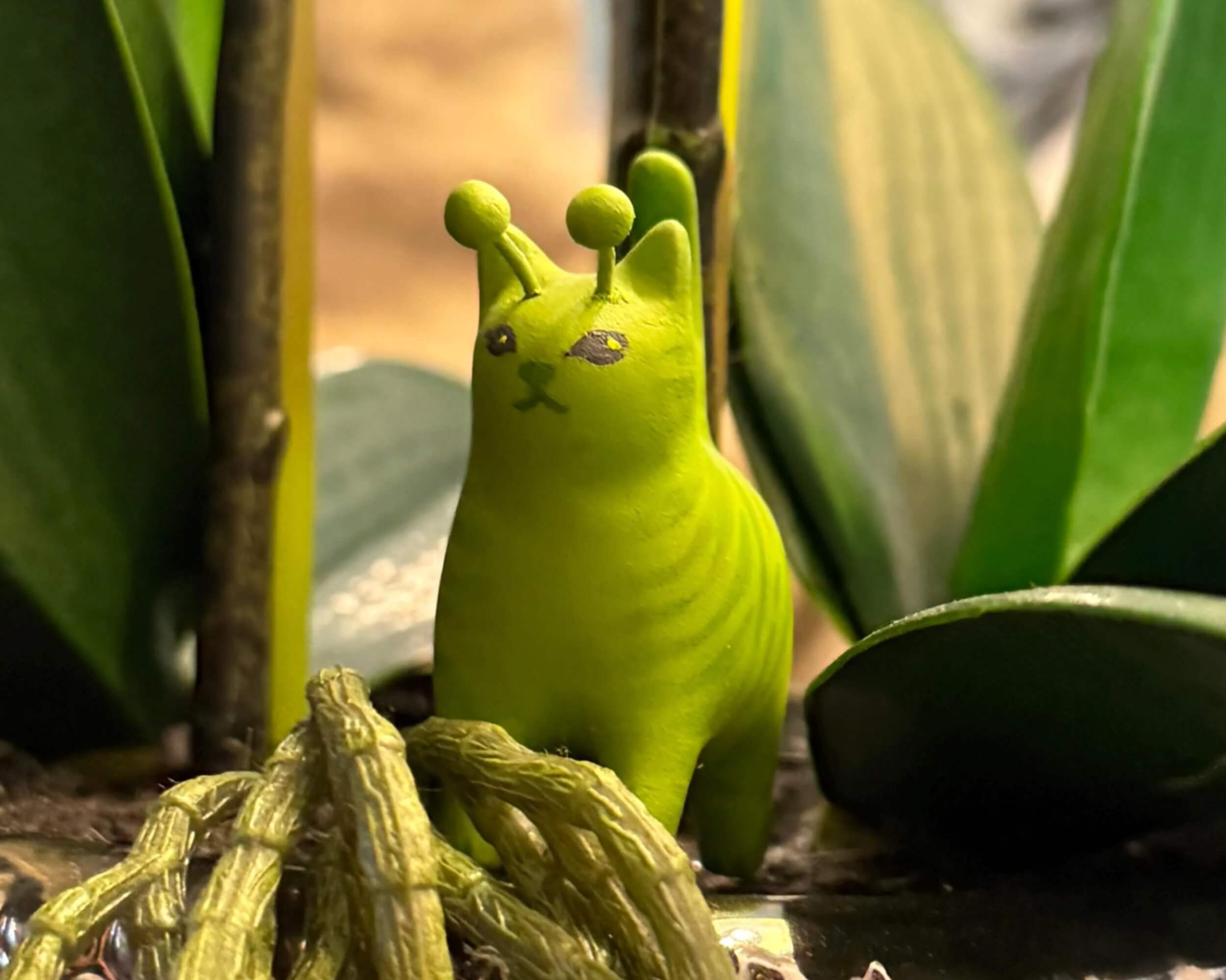 Unique Handmade Alien Glorp Cat Miniature: Elegant Polymer Clay Figurine Collectible for Sci-Fi Lovers