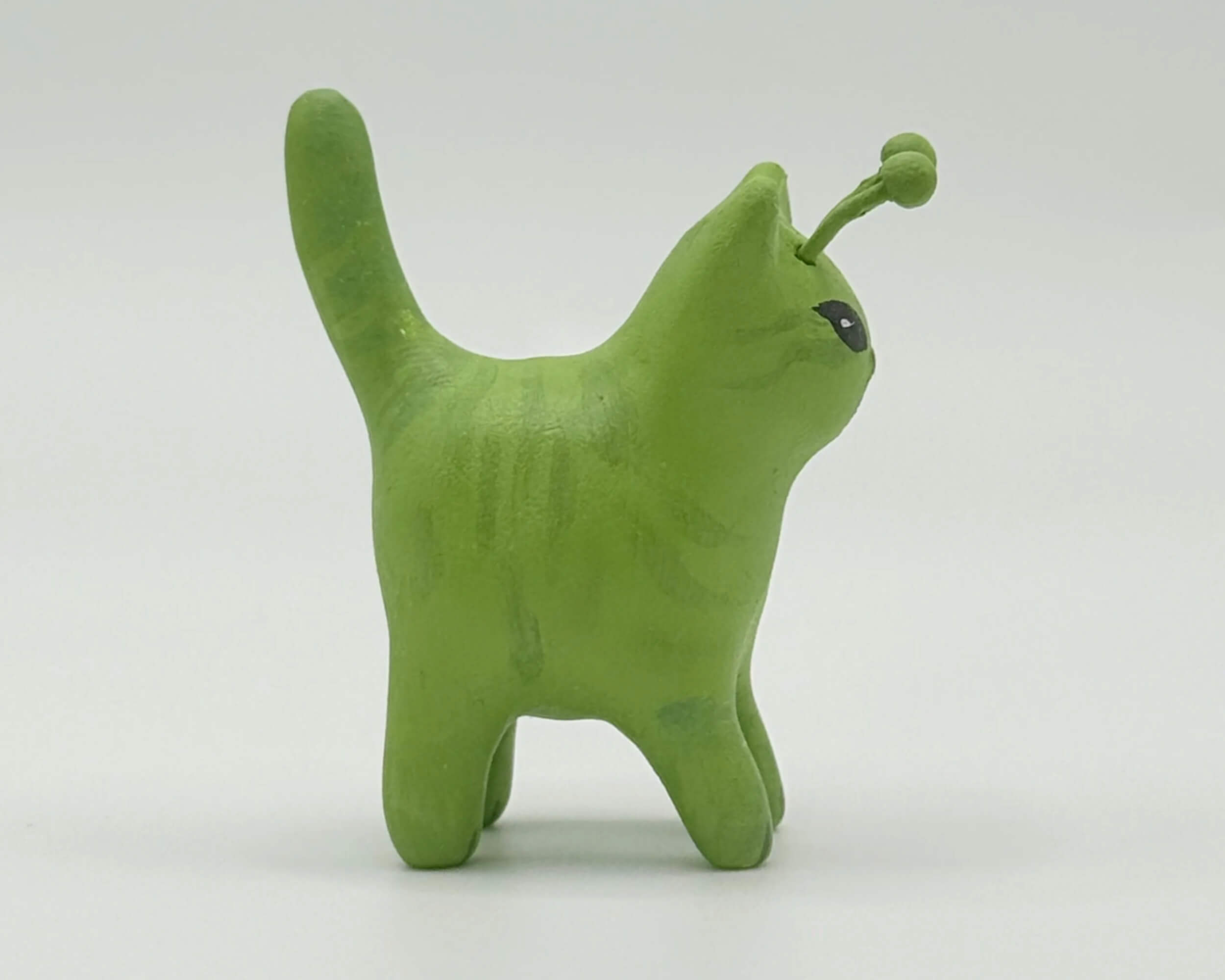 Unique Handmade Alien Glorp Cat Miniature: Elegant Polymer Clay Figurine Collectible for Sci-Fi Lovers